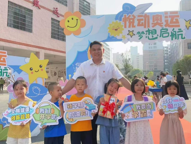 【书记校长谈治校】曾文：凌晨的灯光与永恒的初心