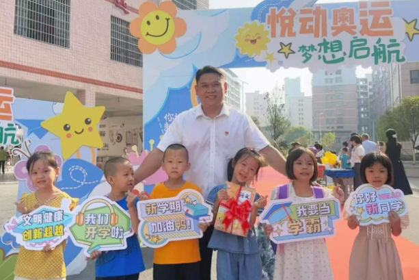 【书记校长谈治校】曾文：凌晨的灯光与永恒的初心