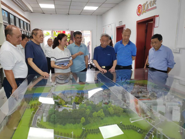 怀化市关工委主任陈志强一行赴新晃调研心理健康教育与基层关工委组织建设