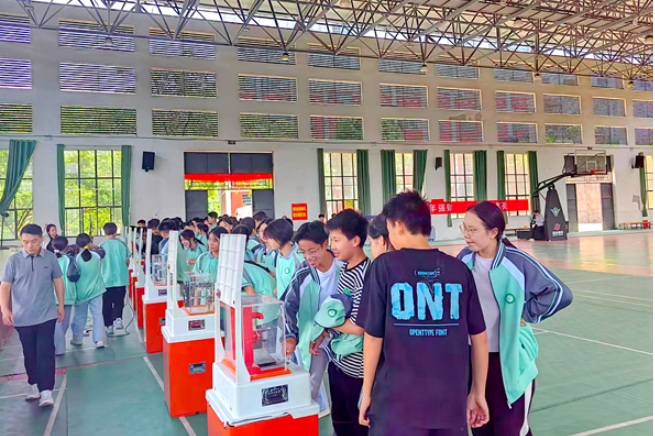 双牌：科普大篷车进校园  学子乐享沉浸式科技盛宴