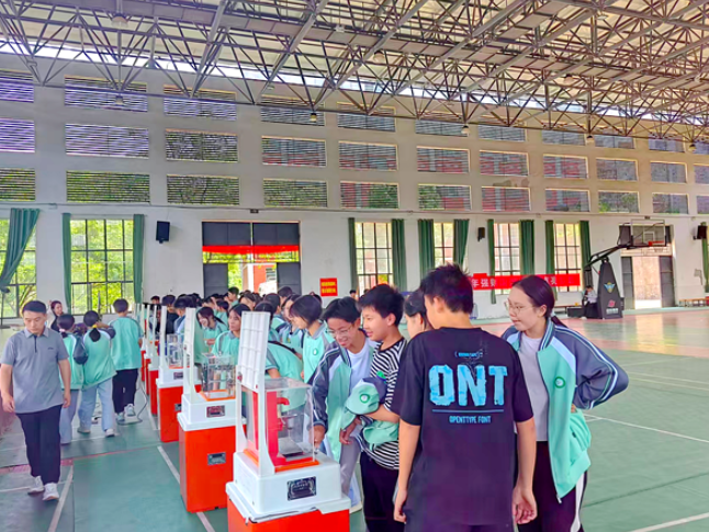 双牌：科普大篷车进校园  学子乐享沉浸式科技盛宴