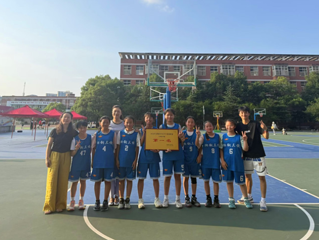 湘潭市岳塘区湘钢三校：篮坛争锋创佳绩 热血少年绽芳华