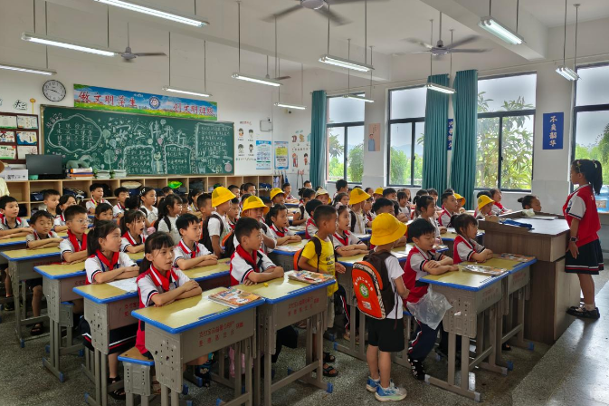 嘉禾县第二幼儿园：沉浸式探访小学，把向往种进童心