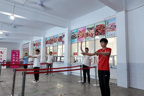 让每个生命都绽放光彩 娄底市特殊教育学校举行跳绳比赛