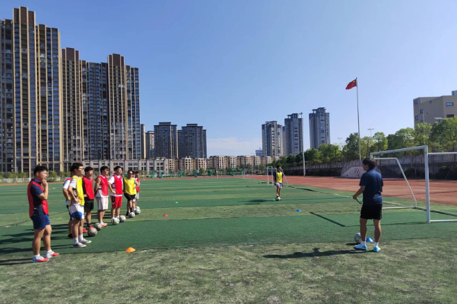辰溪：全县中小学体育教师“三大球”师资培训举行