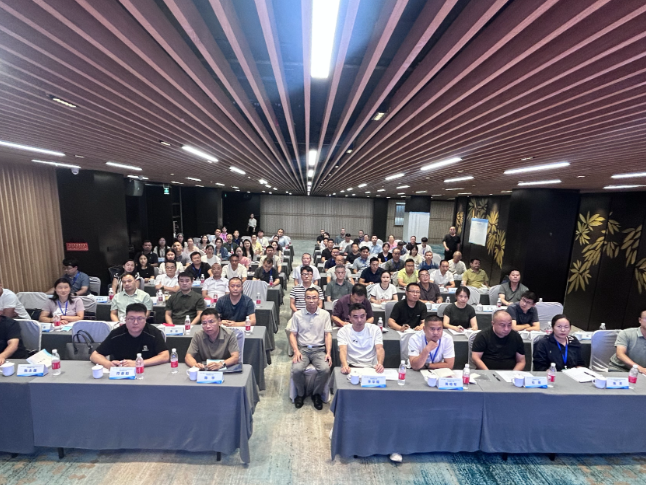 泸溪县“国培计划”校本研修管理团队领导力提升培训班顺利开班
