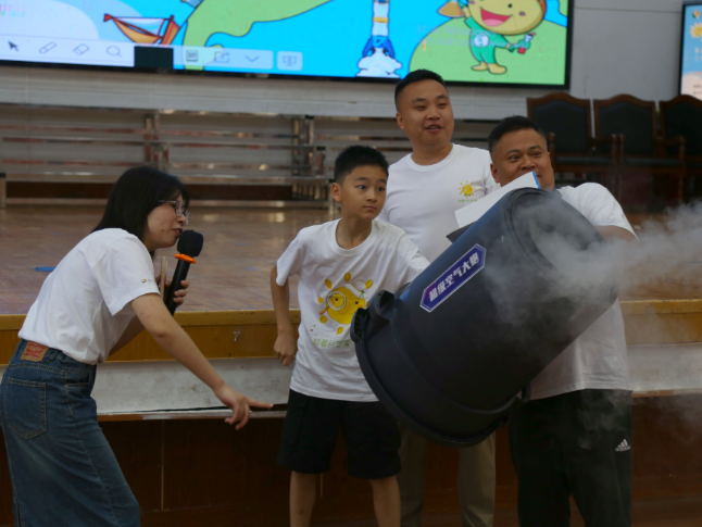 保靖：百余名师生齐聚保靖县迁陵小学开启科学探索之旅