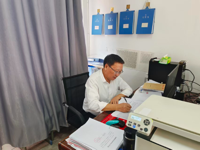 【我的教育故事】守一方乡土讲台，渡三十九载育人光阴
