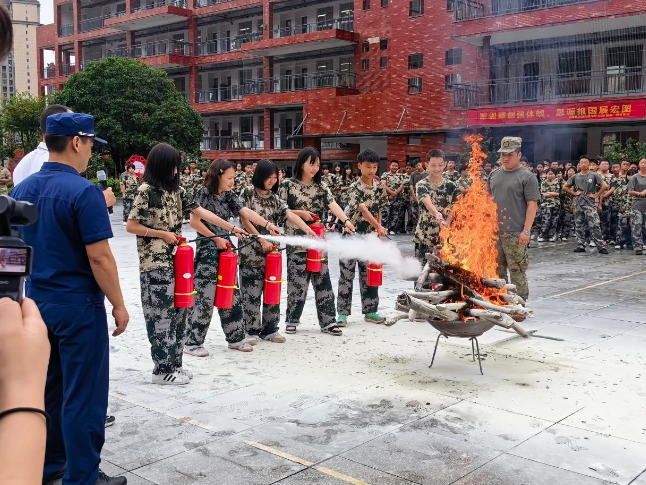 保靖：三万余名师生筑牢校园消防防线