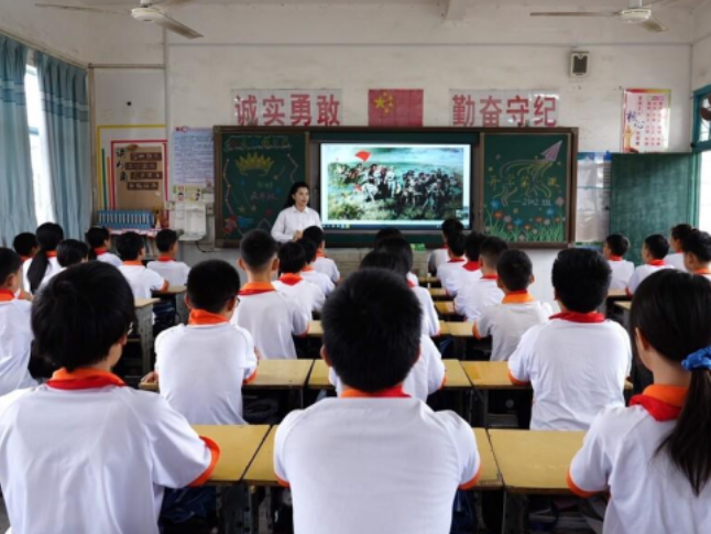 临武：红色歌谣润童心 长征精神启新程