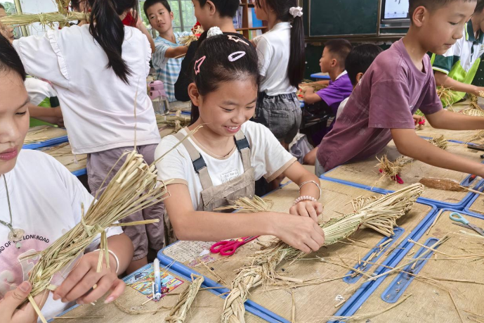 衡阳县岣嵝乡中心小学：稻草工艺成为最“宠”的课后服务