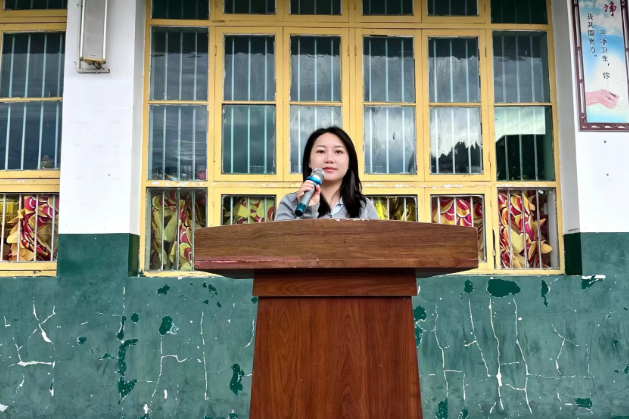 书记校长说 | 安化县南金乡中学校长周容亚：彼此照亮，才是校园最理想的样子
