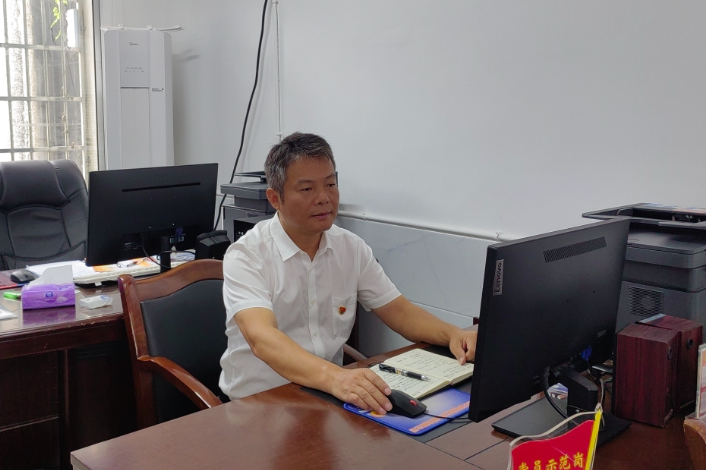 书记校长说 | 南县三仙湖镇初级中学校长刘志国：成长的脚步永不停歇