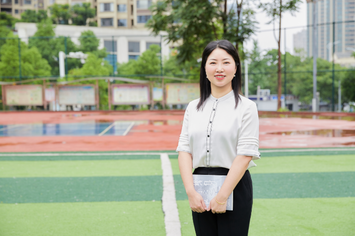 书记校长说 | 郴州市华府小学党支部书记、校长龙霞：守正创新启征程 七彩筑梦向未来