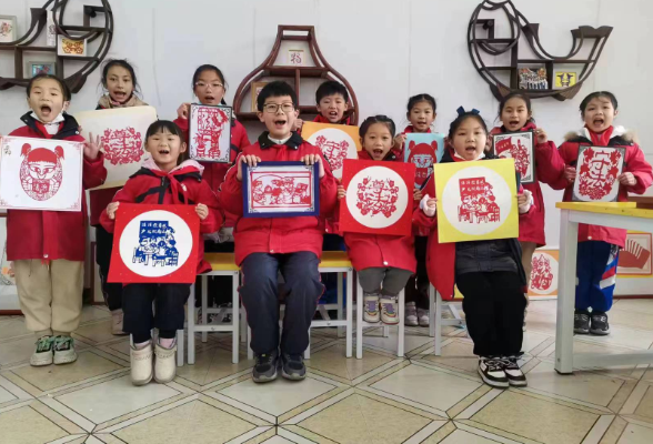 怀化洪江区幸福路小学：法治宣传“邂逅”非遗剪纸