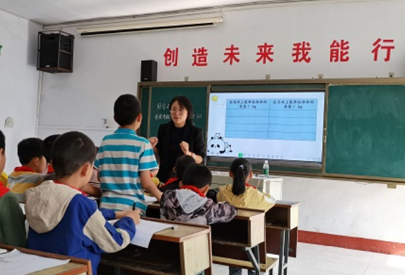 桃源县架桥镇中学：送教共交流 携手促成长