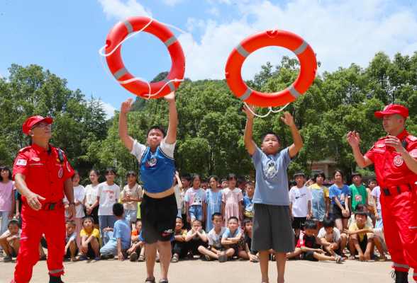 新田县石羊中心小学：防溺水 迎暑假