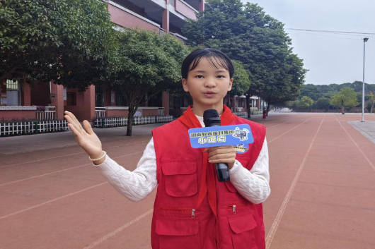 【芷江站 | 在报道中成长 我是小记者】杨帛霓：在笔尖与镜头下成长——我的小记者的蜕变之旅
