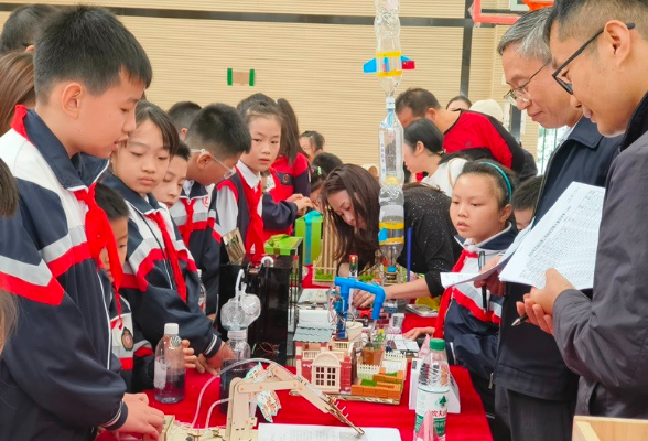 衡阳市石鼓区：举办青少年科创大赛 助力科学家精神深植学生心田