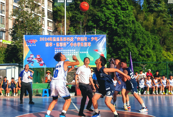 通道：“奔跑吧·少年”通道第四届新华体彩杯中小学生篮球赛圆满闭幕