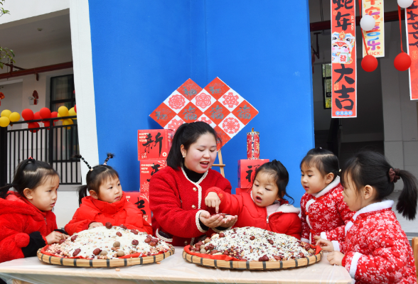 江永：腊八节 品民俗