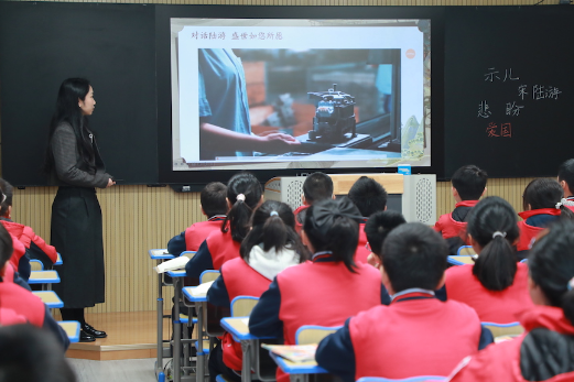 临湘三小亮相省级教师培训