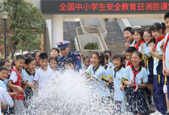 【鼎城区站】红云学校：“火焰蓝”进校园 齐学共练保平安