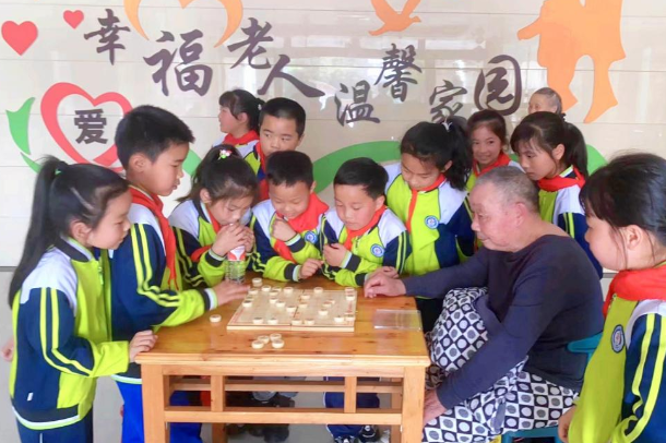 【衡南县站】云集联合学校沁园小学：爱心慰问暖人心 雷锋精神永传承