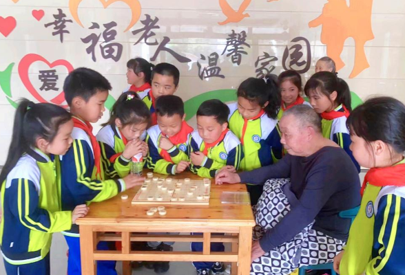 【衡南县站】云集联合学校沁园小学：爱心慰问暖人心 雷锋精神永传承
