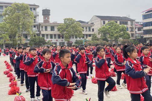 【衡阳县站】渣江镇中心小学：阳光课间 活力飞扬