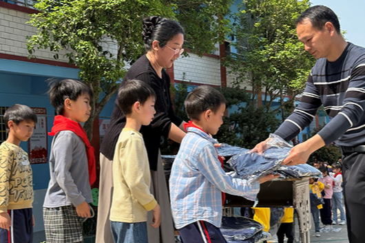 【衡阳县站】盘石完小：“春天的礼物”陪伴学生茁壮成长