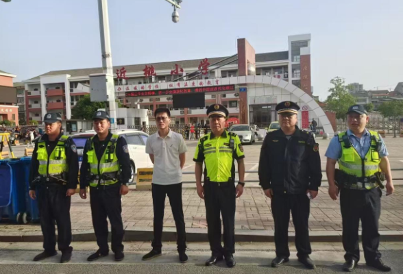 桃江：联合行动护航校园周边安全