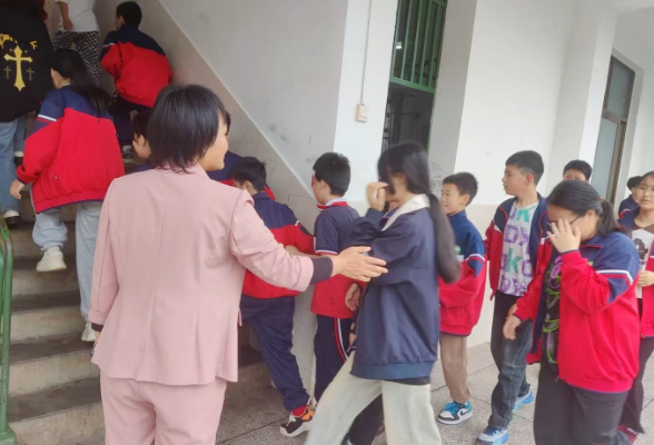 【嘉禾站】城关中心学校： 一堂生动的防汛安全教育课