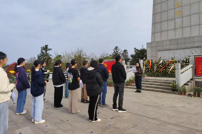 【鼎城区站】蔡家岗中学：清明祭英烈 薪火传童心