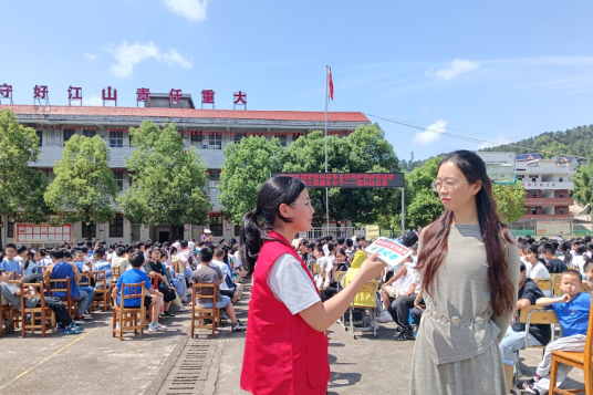【慈利站】赵家岗土家族乡中学：“自护教育巡讲 ”进校园  护航青春助成长