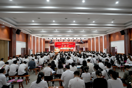 新晃：思政专题培训助力青年教师双重提升