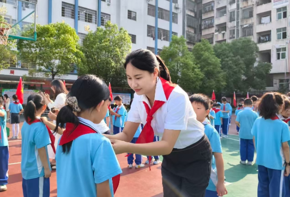 【耒阳站】实验小学金杯塘分校：236名新队员开启崭新的红色篇章