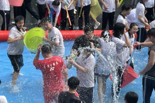 【耒阳站】冠湘学校：泼水嘉年华为千名学子解压