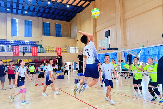 衡阳市石鼓区：从三尺讲台走上活力赛场