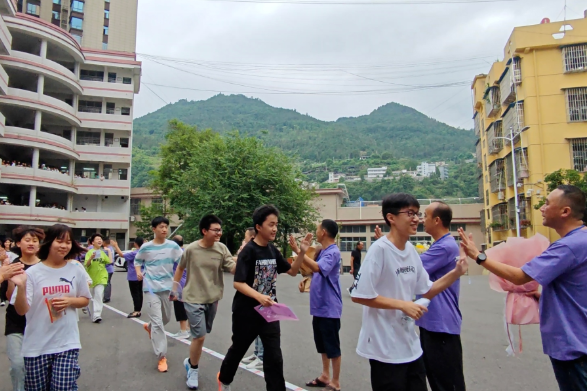 保靖：2025年中考平安落幕