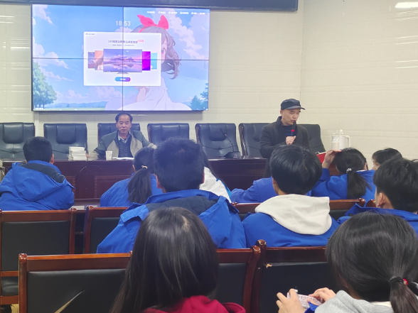 【嘉禾县站】著名作家尹振亮与嘉禾五中学子共话文学力量