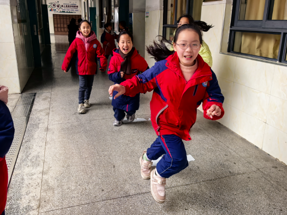 【新晃站】“木头人”的爆笑时刻