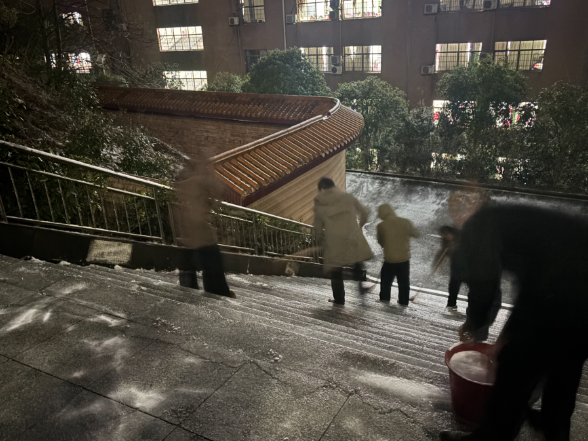 【衡阳县站】江山学校：风雪中的守护者