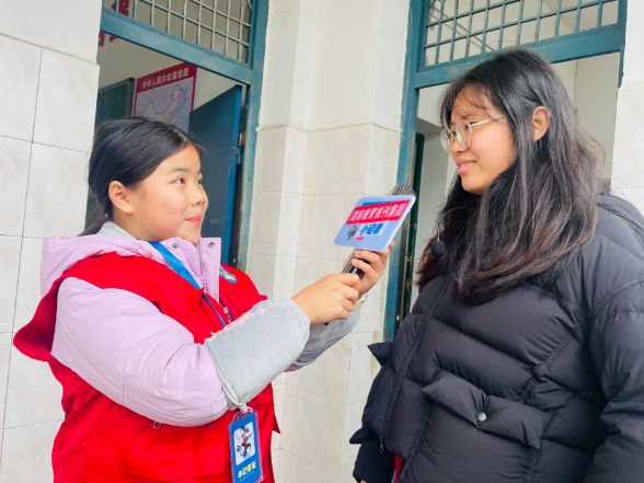 【衡东县站】石湾镇石湾学校：爱心捐鞋暖冬日 师者仁心显担当