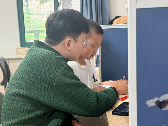 咔嚓一下 写写画画 | 一弯秋影 一席温柔