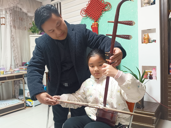 【衡阳县站 | 我的寒假社会实践】高子茜：学会二胡 爱上二胡