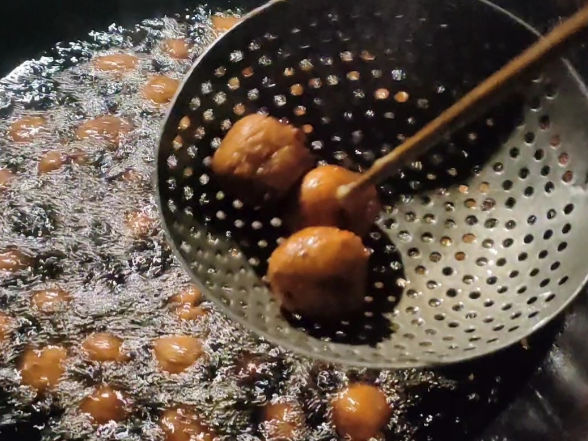 【衡阳县站】我是家乡推荐官：油坨坨，金黄脆壳里的家乡味