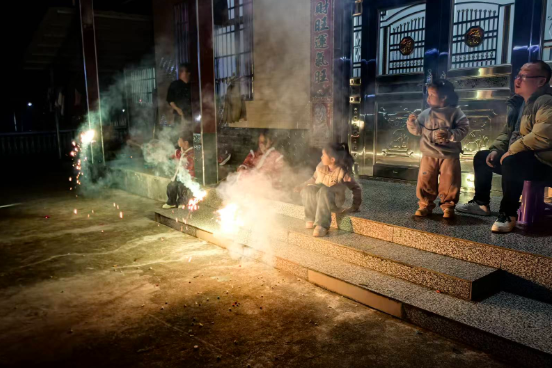 【新晃站 | 家乡推荐官·家乡年味】年味藏在孩子们最爱的烟花里