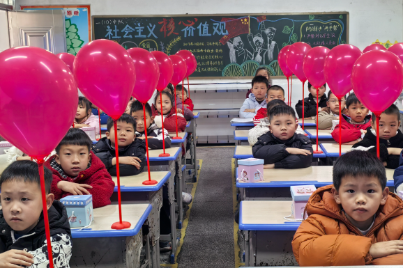 【耒阳站】实验小学：开学首日校园处处“暖”意浓
