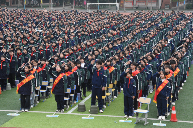 【鼎城区站】善卷中学：以思政课开启新学期，为学子注入奋进力量